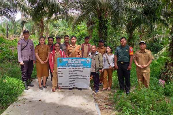 Babinsa Koramil Samalantan menghadiri monitoring dan evaluasi dana desa Babane